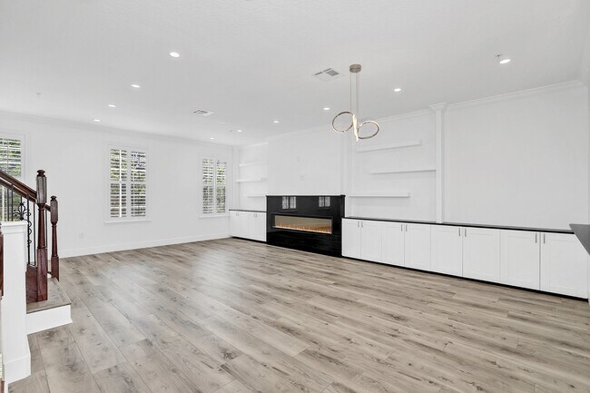 Building Photo - 1579 Chatfield Pl