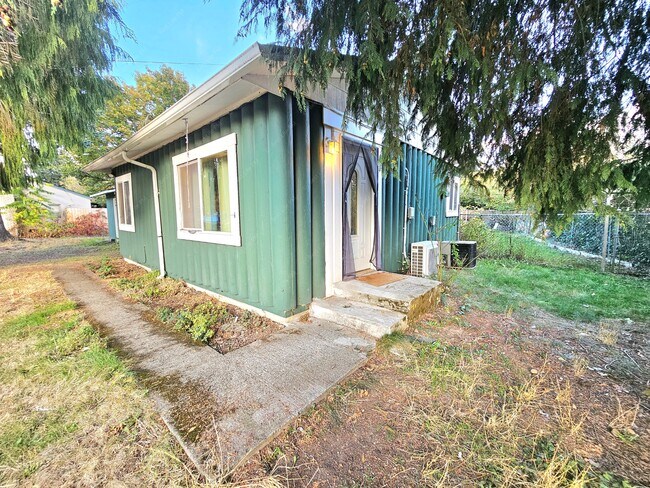 Building Photo - 5660 SE 125th Ave