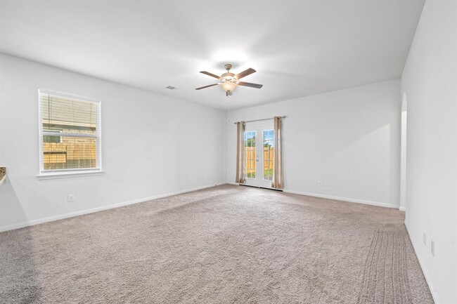 Building Photo - 569 Amberwood Pk Dr