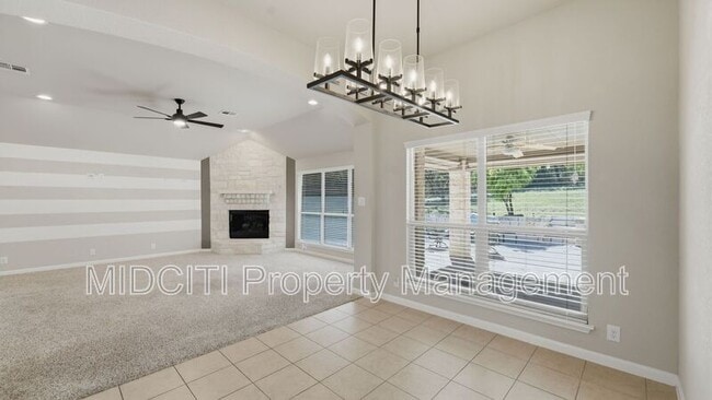 Building Photo - 842 Santa Cruz Ln