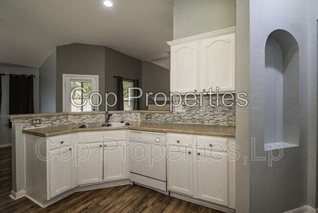 Building Photo - 8510 Trumpet Cir