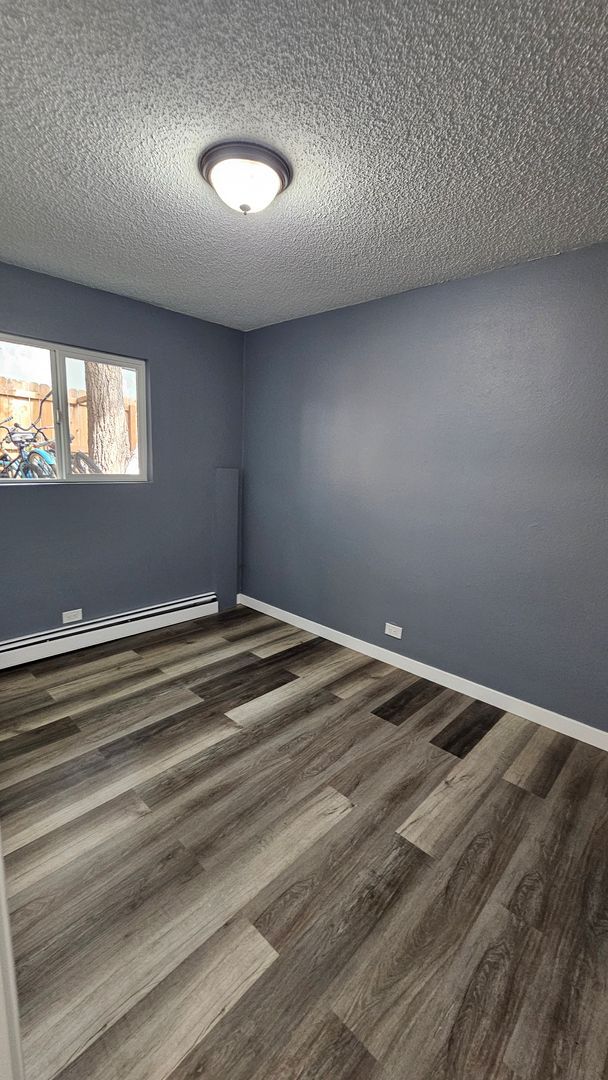 Building Photo - $1195 - 2BR/1BA Pet-Friendly 4Plex near Me...