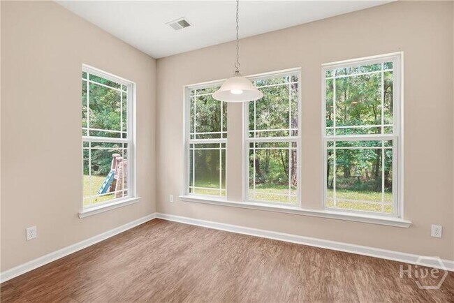 Building Photo - 380 Summer Hill Way