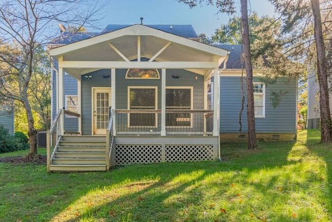 Building Photo - Beautiful 4-bedroom 2.5 bath home in desirable Brownes Ferry subdivision