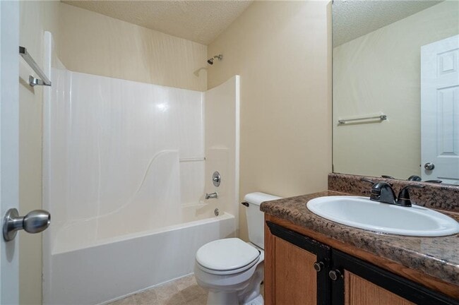 Building Photo - 43 Middlebrook Dr