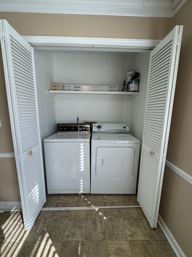 Building Photo - Updated 2/1.5 Duplex in Armuchee- $1,295