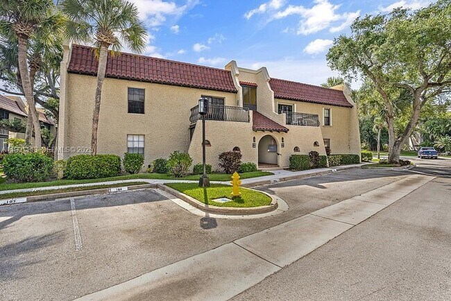 Building Photo - 5151 Jimmy Buffett Mem Hwy