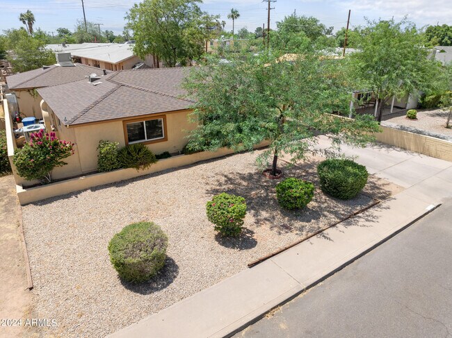 Building Photo - 2412 N 36th Pl