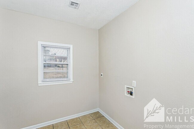 Building Photo - Move-In Ready Ranch with Sun-Drenched Master Suite