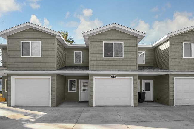 Building Photo - 2320 Stonington Wy
