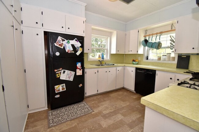 Building Photo - 3 Bed 2 Bath Home on Tech Drive