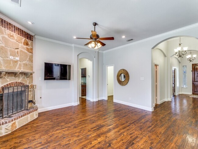 Building Photo - 10961 Silver Horn Dr