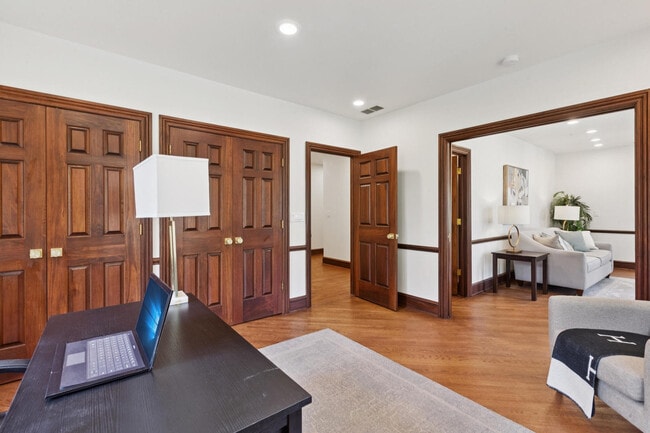 Building Photo - 2430 Dorina Dr