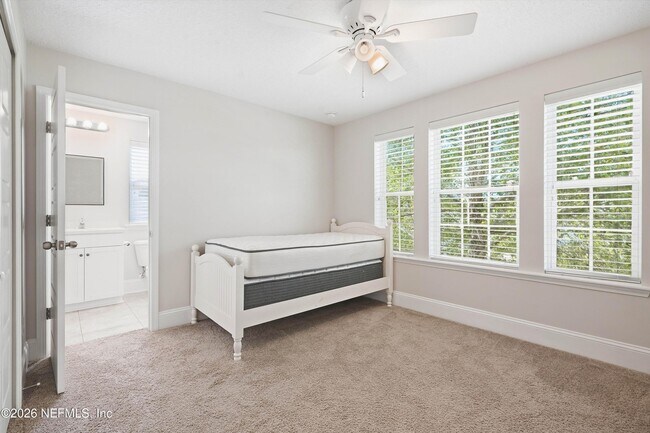 Building Photo - 80 Lazy Crest Dr