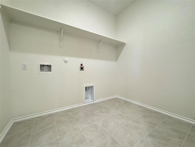 Building Photo - 3919 La Contenta Ln