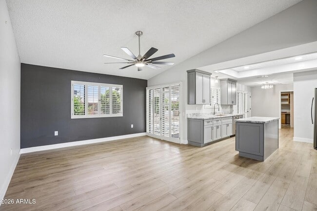 Building Photo - 12839 W Blue Bonnet Dr