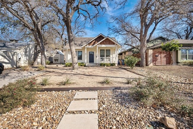 Building Photo - 2606 W 8th St