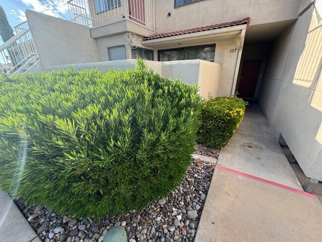 Building Photo - Recently updated condo with gym, pool, and...