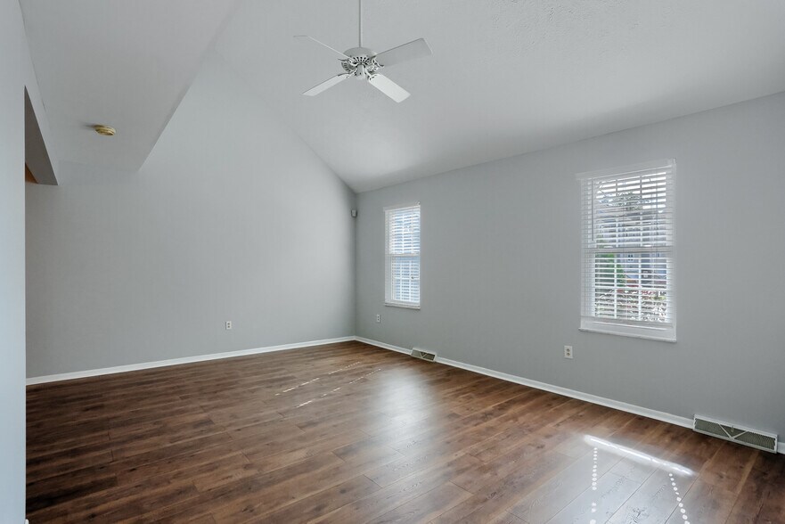 Building Photo - 2624 Hunters Point Dr