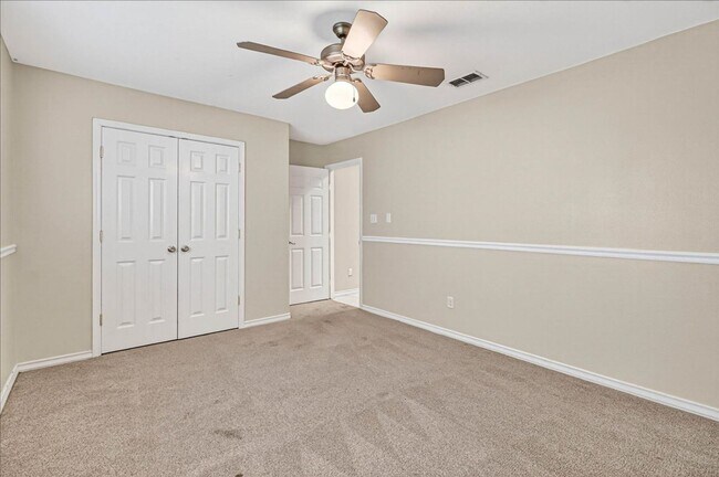 Building Photo - 6325 Oso Pkwy