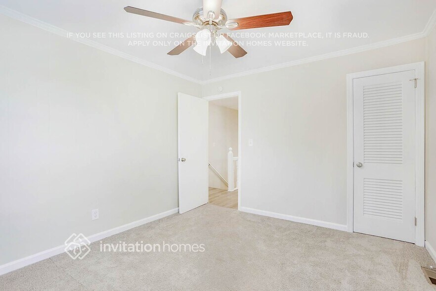 Building Photo - 8837 Elma St