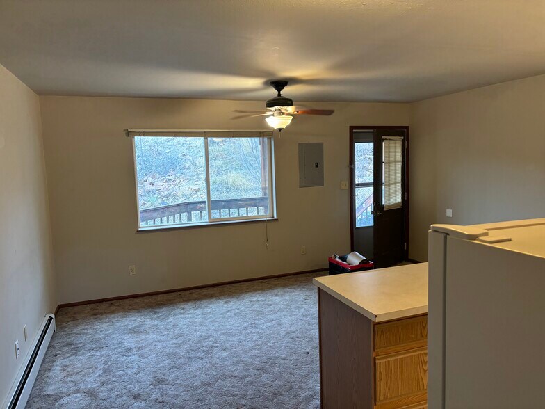 Building Photo - 511 5th Ave