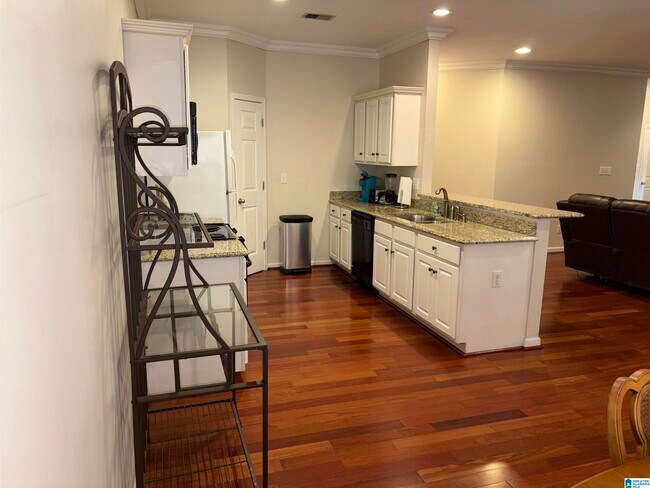 Building Photo - 805 Narrows Point Dr