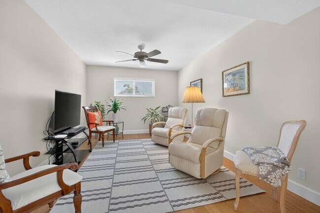 Building Photo - 16941 Waterbend Dr