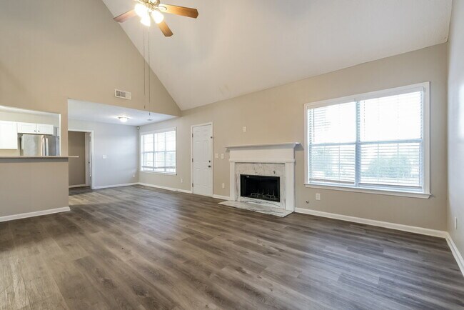 Building Photo - 8079 Clearview Cir