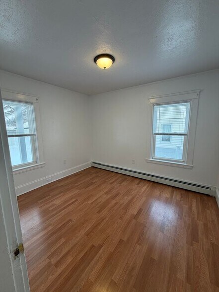 Building Photo - 82 Carpenter St