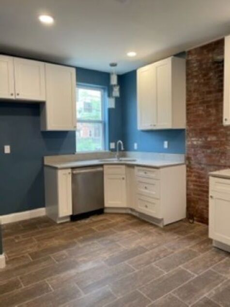 Kitchen - 4412 Delmar Blvd