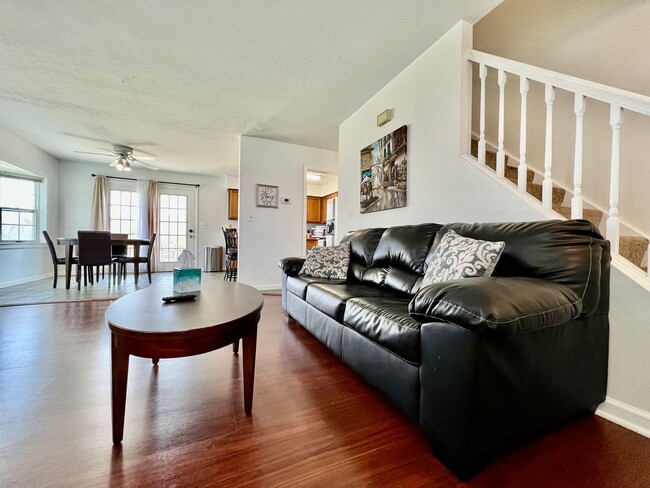 Building Photo - Fully Furnished Rental Property