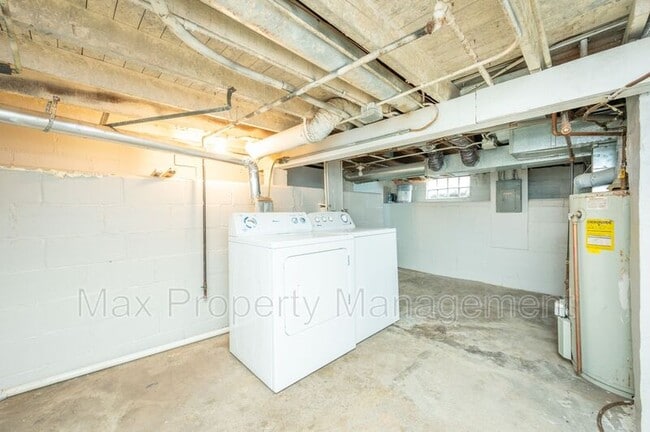 Building Photo - 308 E Hillside Ave