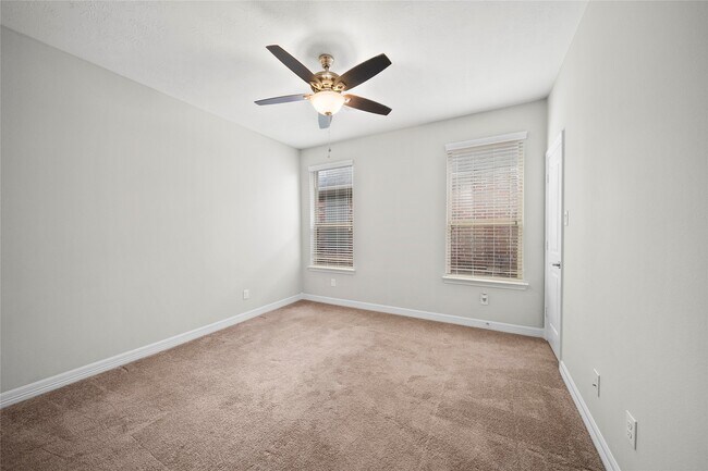 Building Photo - 2823 Maple Oak Ln