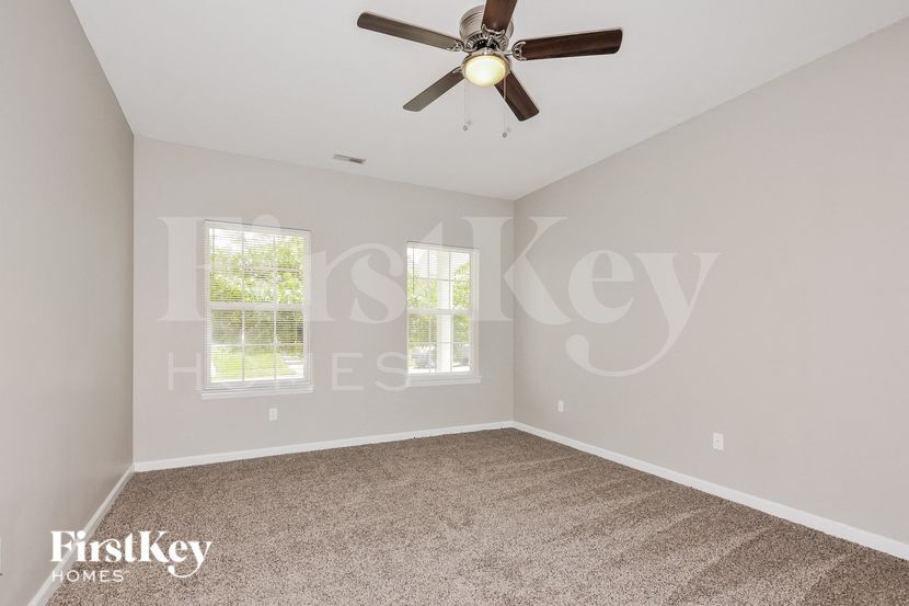 Building Photo - 1017 Glengarry Dr