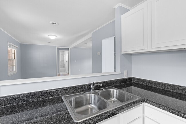 Building Photo - 409 Wilkes Rd