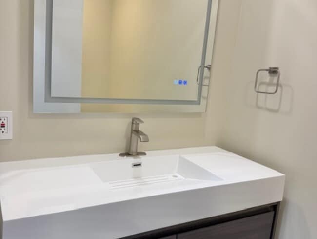 Building Photo - 2817 S Michigan Ave