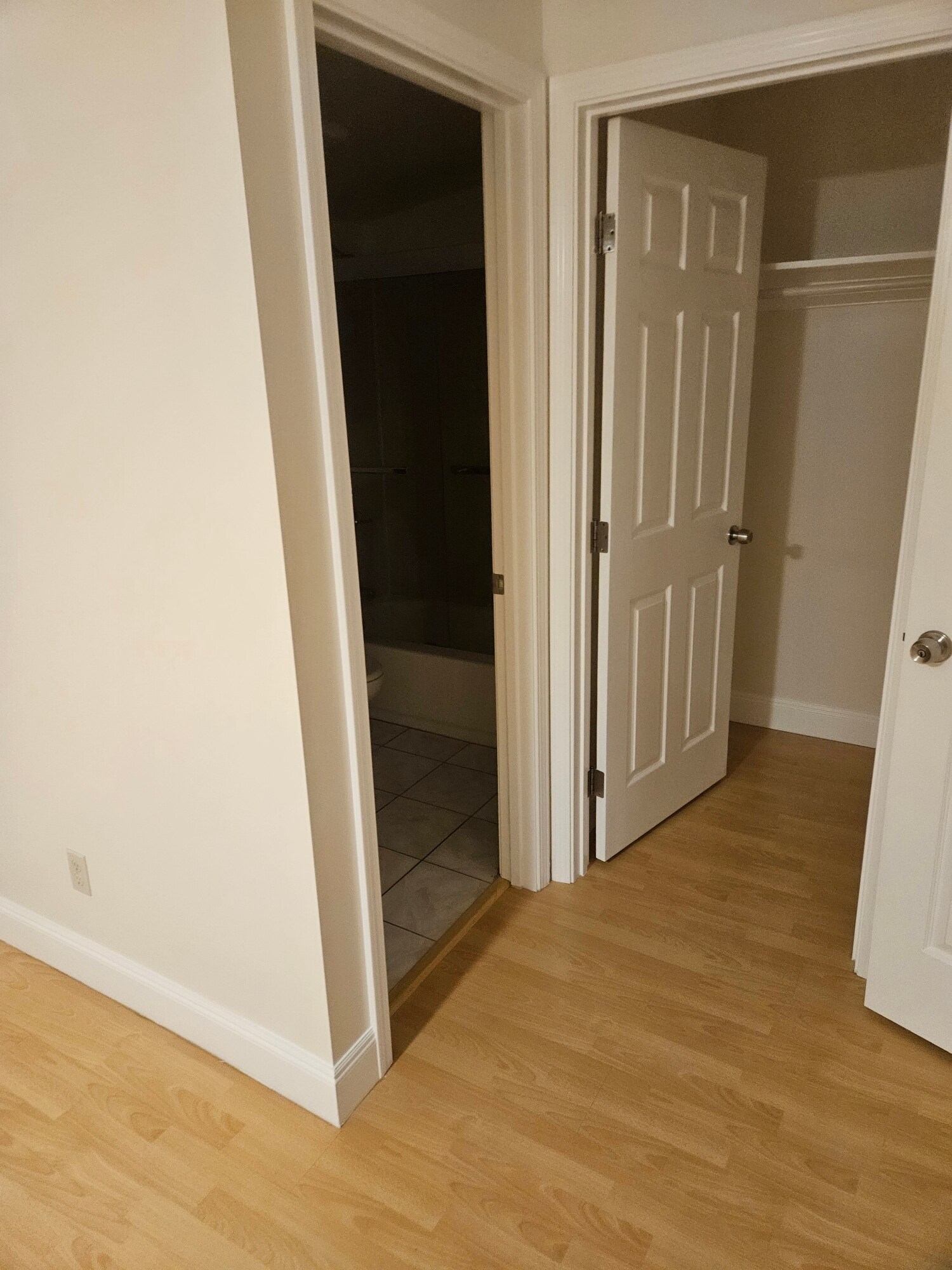 Building Photo - 1824 Irving Ave