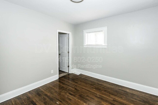 Building Photo - 2081 Halstead Ave