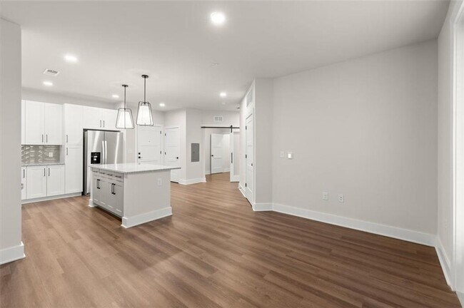 Building Photo - 2648 Sandy Plains Rd