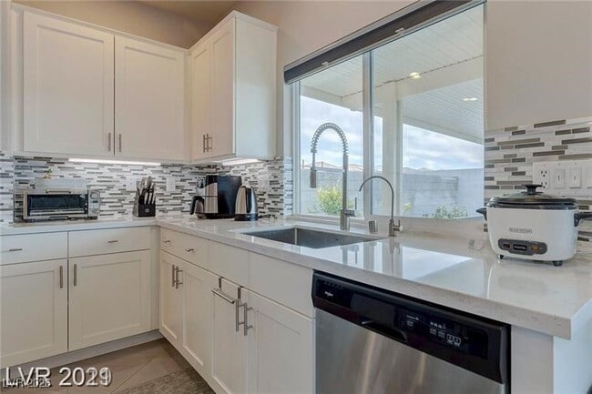 Building Photo - 751 Lieber Wy