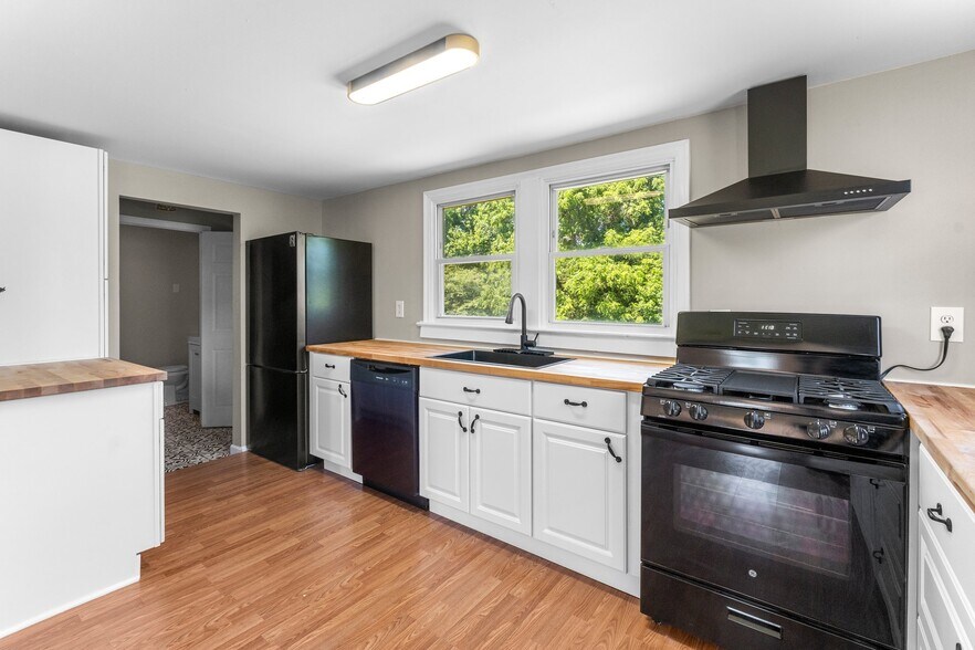 Building Photo - 2302 Lighthouse View Dr