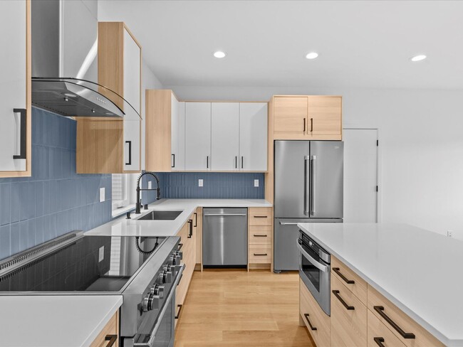 Building Photo - 2bd/1.75ba Seattle Home