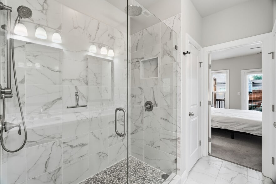 Building Photo - 4245 Deming Cir