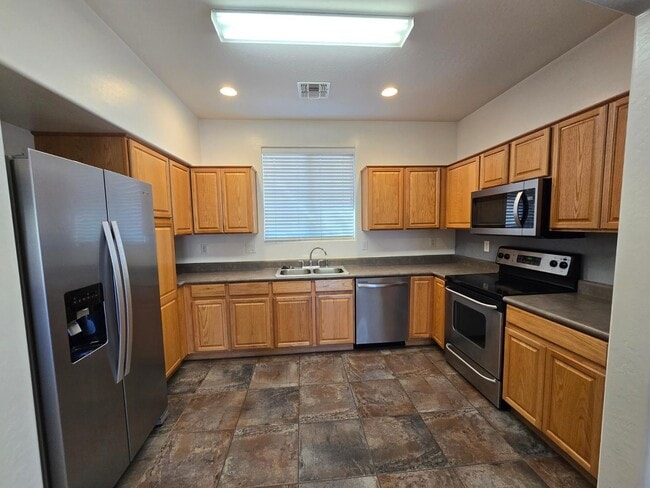 Building Photo - 1977 E Emily Ln