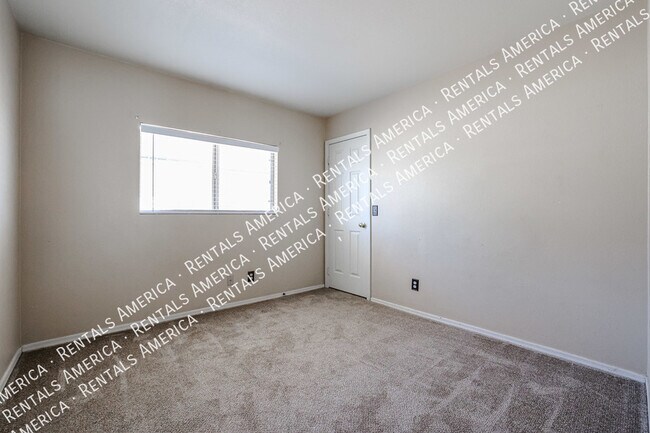 Building Photo - Centrally Located in El Mirage