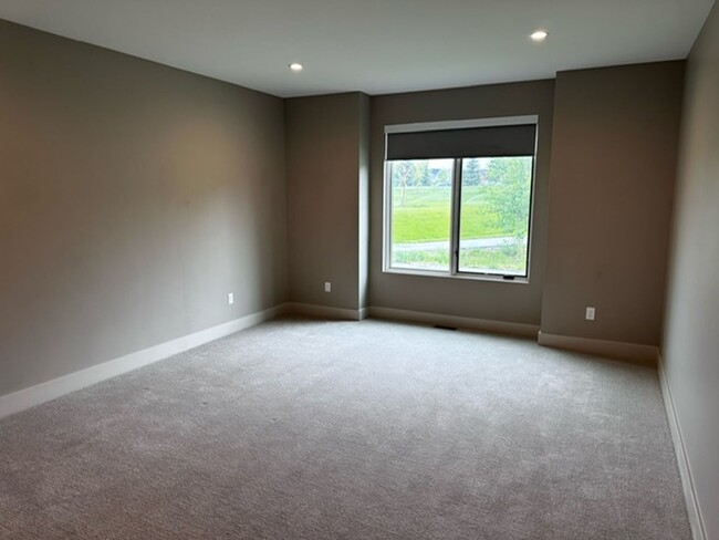 Building Photo - Black Bull Trail One Bedroom One Bathroom ...