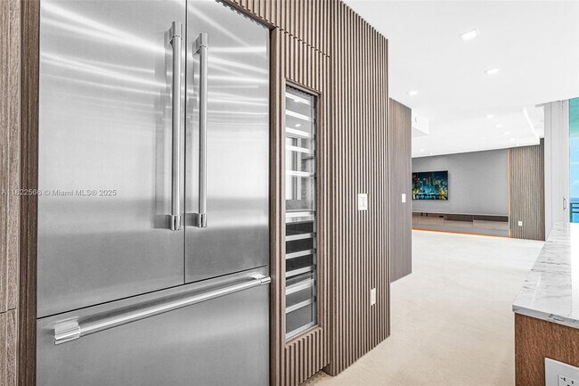 Building Photo - 3535 S Ocean Dr