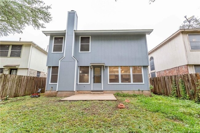 Building Photo - 13207 Vendrell Dr