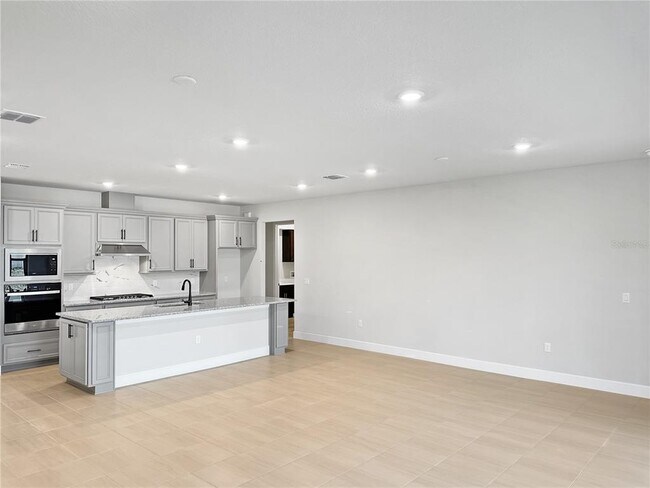 Building Photo - 15209 Willow Ridge Dr